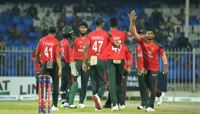৩ ম্যাচের টি-টোয়েন্টি খেলতে পিসিবিকে প্রস্তাব বিসিবির
